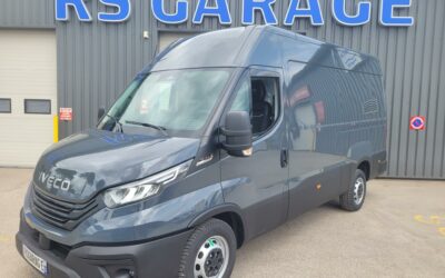 IVECO DAILY MY24 35S21 HA8 V12 FOURGON PACK COMFORT PLUS 03 PLACES comme NEUF ( cylindrée moteur 3 Litres )
