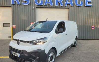 CITROEN JUMPY III Phase 2 VAN ( FOURGON ) STANDARD Taille ”M” 2.0 Blue HDI 145 CH BVM6 S&S 03 PLACES NEUF