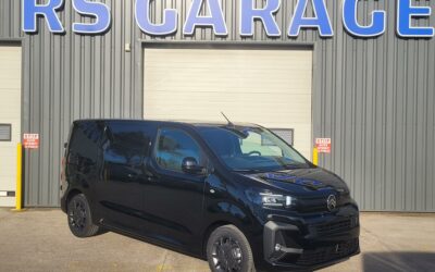 CITROEN JUMPY III Phase 2 VAN ( FOURGON ) STANDARD « M » 2.0 Blue HDI 180 CH EAT8 03 PLACES NEUF