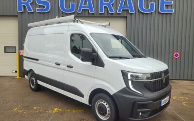 RENAULT MASTER IV 3T3 L2H2 FWD FOURGON 2.0 Blue DCI 130 ADVANCE 03 PLACES NEUF avec GALERIE ALUMINIUM + HABILLAGE BOIS COMPLET