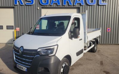 RENAULT MASTER CCB L2 PROPULSION 3T5 ROUES JUMELÉES 2.3 Blue DCI 130 GRAND CONFORT SIMPLE CABINE BENNE 03 PLACES avec CROCHET D’ATTELAGE