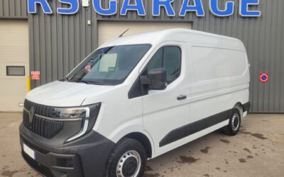 RENAULT MASTER IV L2H2 TRACTION 3T3 FOURGON 2.0 Blue DCI 130 ADVANCE 03 PLACES NEUF avec CROCHET D’ATTELAGE