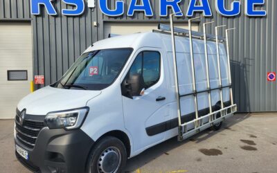 RENAULT MASTER L2H2 F3300 FOURGON 2.3 Blue DCI 135 GRAND CONFORT GALERIE ALU + PUPITRE ALU + HABILLAGE BOIS + ETAGERE BOIS