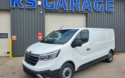 RENAULT TRAFIC L2H1 VAN ( FOURGON ) 3T 2.0 Blue DCI 170 AUTO ADVANCE 03 PLACES NEUF