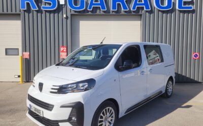 PEUGEOT EXPERT III Phase 2 VAN ( FOURGON ) STANDARD « M » 2.0 Blue HDI 180 CH EAT8 CABINE APPROFONDIE FIXE 05 PLACES NEUF