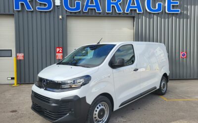 OPEL VIVARO III Phase 2 VAN ( FOURGON ) STANDARD « M » 2.0 Blue HDI 145 S&S BVA8 03 PLACES PACK CHANTIER NEUF