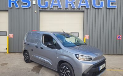 TOYOTA PROACE CITY STANDARD « M » FOURGON 130 D-4D START BVA 03 PLACES avec AMÉNAGEMENT ATELIER