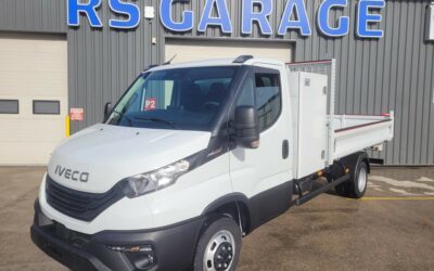 IVECO DAILY MY24 CCB 35C21 HA8 PACK COMFORT PLUS + PACK CONSTRUCTION SIMPLE CABINE BENNE et COFFRE 03 PLACES comme NEUF ( Cylindrée moteur 3 Litres / Boite AUTOMATIQUE 8 Rapports )